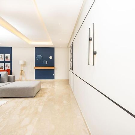 Modern 2Br Retreat In Marina Sale Luxury Living Hajja Exterior foto