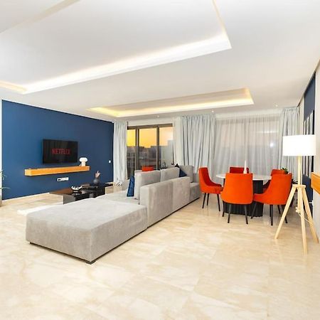 Modern 2Br Retreat In Marina Sale Luxury Living Hajja Exterior foto