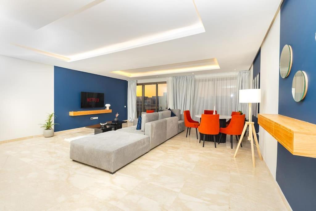 Modern 2Br Retreat In Marina Sale Luxury Living Hajja Exterior foto